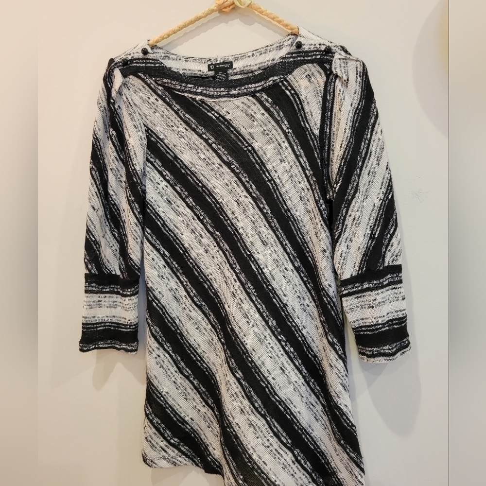 New Directions Petite M Black White Fine Knit Sweater Blouse